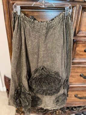 Olive Green A-Line Floral Appliqué Skirt